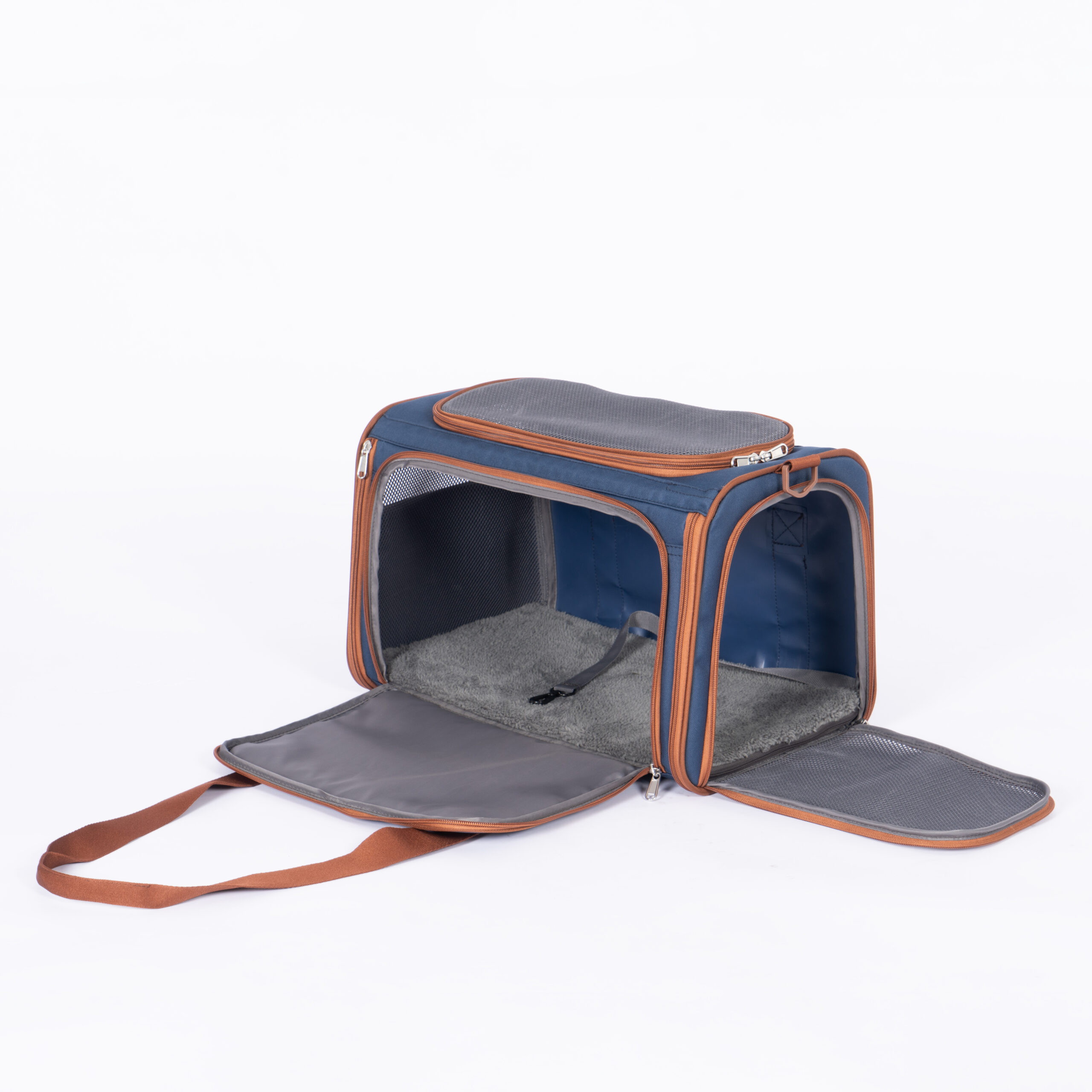Kenzo Voyager Cat Carrier - Image 3